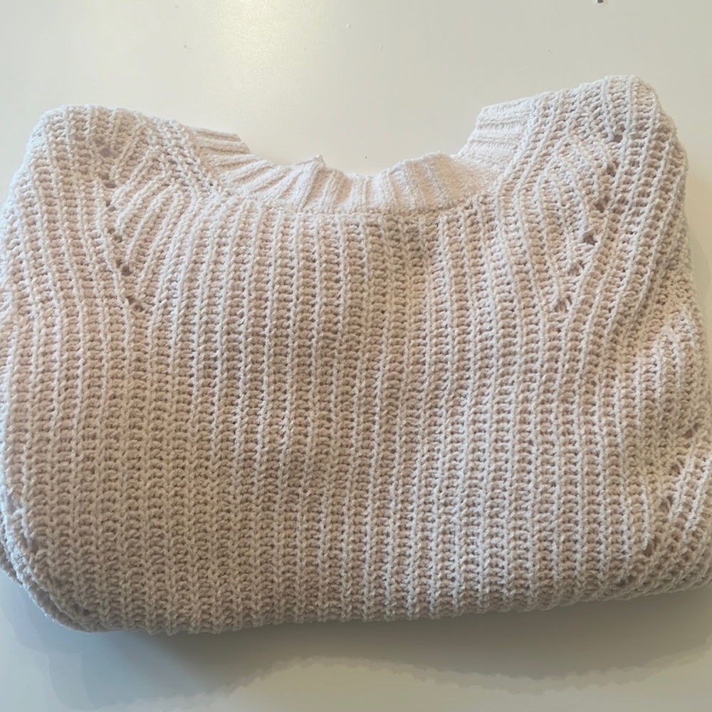 American Eagle cream colored sweater